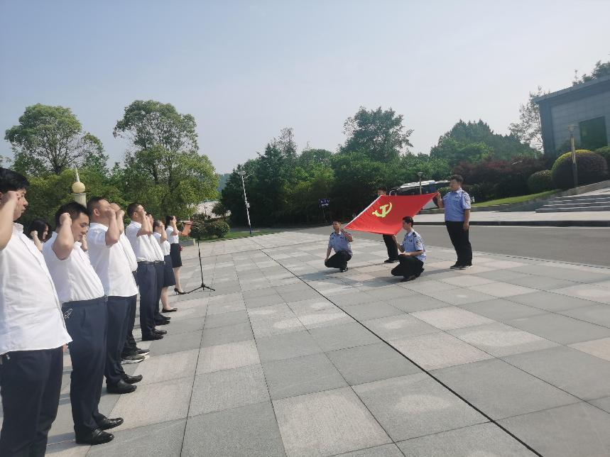 走進(jìn)廉政教育基地，以案為鑒警鐘長(zhǎng)鳴